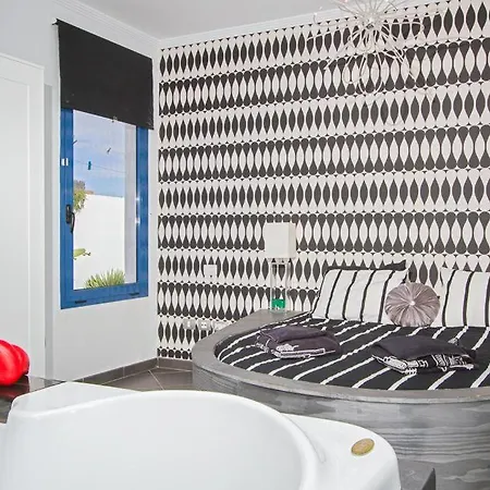 Villa Playa Blanca Sleeps 8 Pool Air Con Wifi *