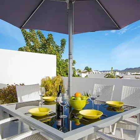 Playa Blanca Sleeps 8 Pool Air Con Wifi Villa *