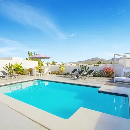 Villa Playa Blanca Sleeps 8 Pool Air Con Wifi *